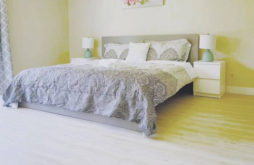 Union City House | COZY 4BR/2BA house Silicon W/D AC parking