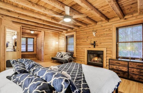 Florahome Cabin | Cozy 4BR Cabin with pool, BBQ