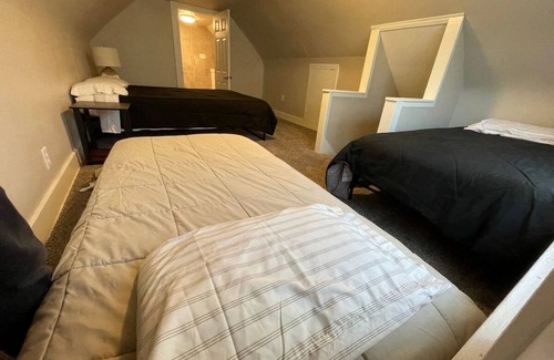 Omaha House | Cozy 5 Bedroom 3 Bath Omaha Home. Sleeps 14 w/Lots of parking!