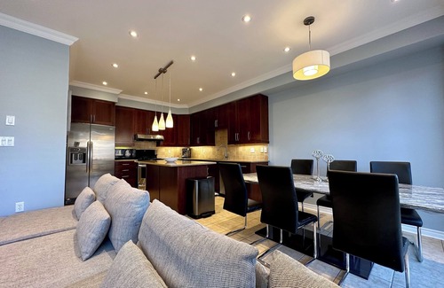 Meadowvale Village House | Cozy 5 Bedroom House in Mississauga, On