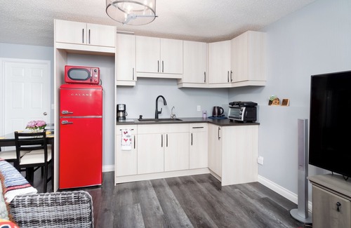 Airdrie House | Cozy 5-bedroom house, Near banff, 15 min to YYC airport