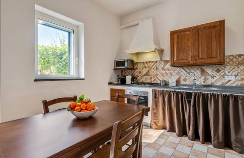Isolotto Apartment | Cozy 50 sqm apartment, able to accommodate up to 5 people, located on the ground floor (1 low step to access to it) of a farmhouse surrounded by greenery, a short distance from the center of Florence. The property is located a few meters from the Arno Ri