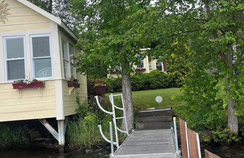 North Vassalboro Cabin | Cozy 500sf cabin with private dock