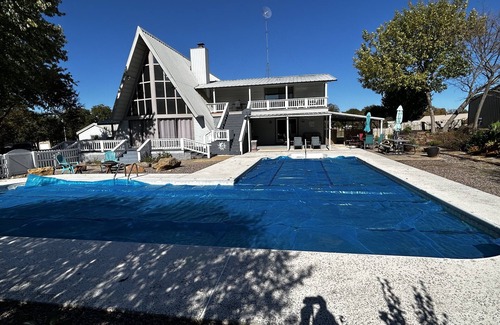 Kingston House | Cozy A-Frame with a Pool in Quiet Lake House Community