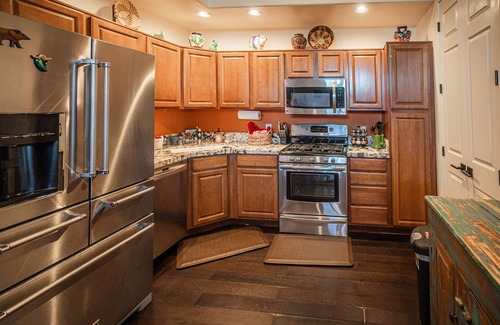 Tumacacori House | Cozy Adobe Retreat with Stunning Mountain Scenery and Pool access!