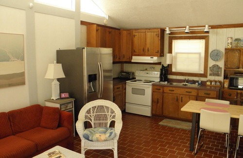 Sunnyside On The Gulf House | Cozy, Affordable Beach Getaway Just Steps From The Beach