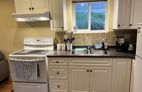 Upper Ten Oaks House | Cozy and bright 2-bedroom home with comfort stay