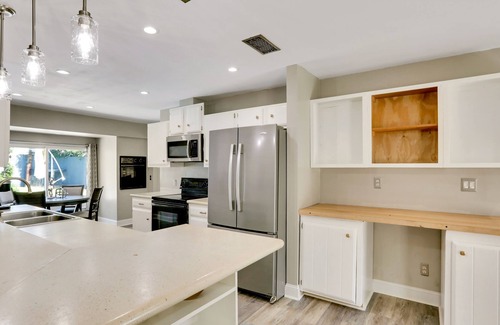 Savannah House | Cozy and Comfortable 3-Bedroom House - Perfect for Your Next Vacation!