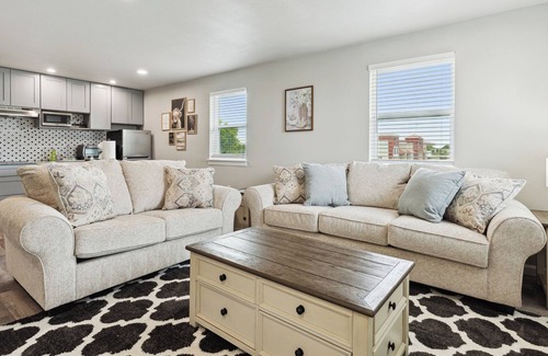 Whitesboro Apartment | Cozy and Cute Studio 15 minutes from Lake Texoma and 30 minutes from WinStar.