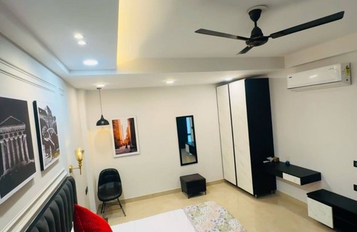 DLF Phase 3 Apartment | Cozy and Elegant One Bedroom Private Space