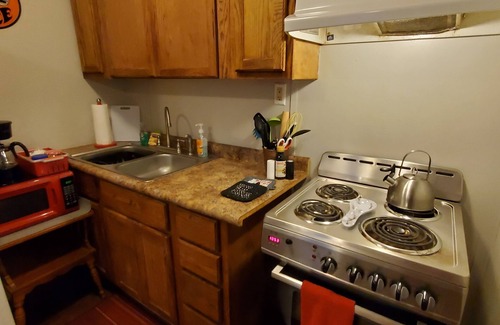 West Monroe House | Cozy and In the Middle of it all 2br/1ba - Extended Stay!