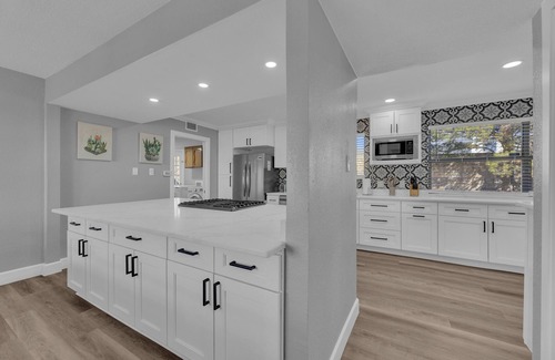 El Paso House | Cozy and Luxe Retreat: Pool and Stunning Views! Family-Friendly