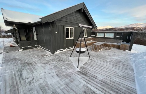 Tydal Cabin | Cozy and modern cabin with fantastic views of Stugusjøen and Sylan