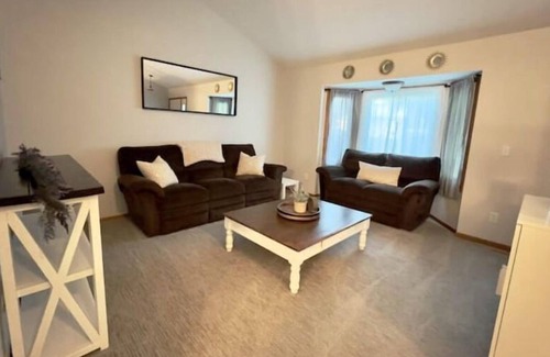 Andover House | Cozy and Private 3BR Home