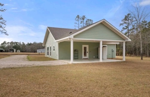 DeRidder Cottage | Cozy and relaxing 2 bedroom home in a populated rural area