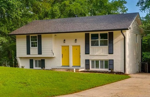 Atlanta Apartment | Cozy and relaxing apartment with Free WiFi located in vibrant Atlanta.