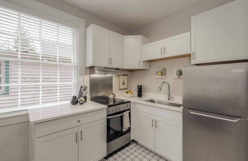 Frankfort Apartment | Cozy and Updated/Walk to Dtown and Bourbon Bars