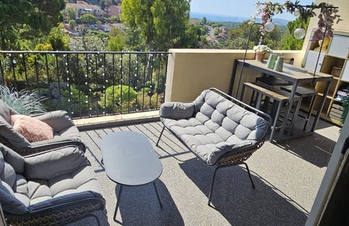 Villeneuve-Loubet Apartment | Cozy apartment in secure domain