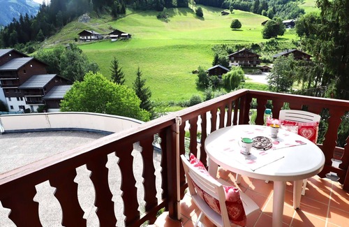 Areches Apartment | Cozy apartment for 4 in Arêches-Beaufort, close to ski lifts, shops, and pool
