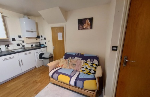 Malvern Apartment | Cozy apartment in Great Malvern 90 mins train-Oxford and 44 mins drive-Cotswolds