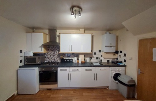 Malvern Apartment | Cozy apartment in Great Malvern 90 mins train-Oxford and 44 mins drive-Cotswolds