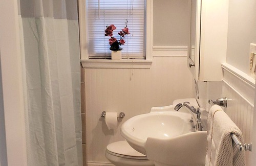 Cherry Hill Apartment | Cozy apartment in a great location