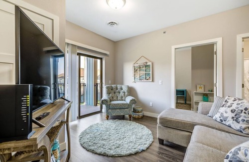 Mankato House | Cozy Apartment in Clubhouse building at Woodside Apartments