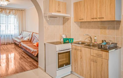 Drawno Apartment | Cozy Apartment In Dominikowo With Wifi