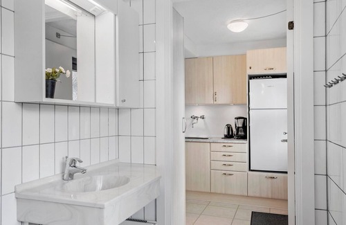 Gudhjem Apartment | Cozy apartment in Gudhjem with sauna