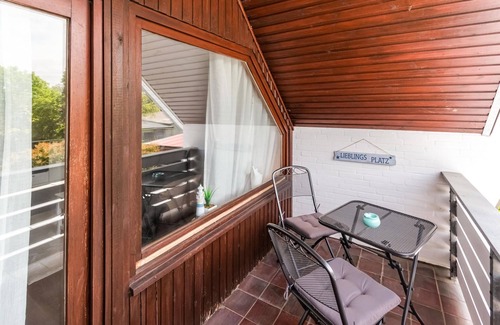 Schwackendorf Apartment | Cozy apartment in Hasselberg with WiFi