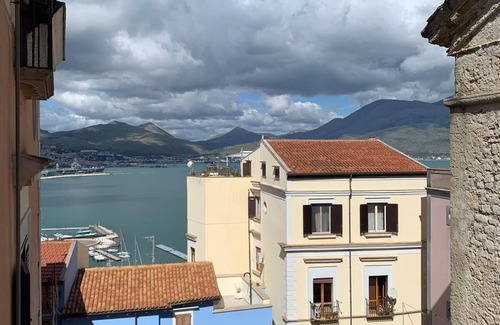Selvacava Apartment | Cozy apartment in medieval Gaeta