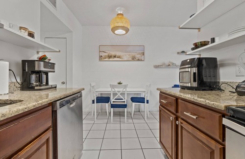 East Central Park Apartment | Cozy apartment in the Milk District of east Orlando. Unit An