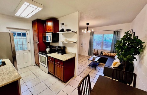 East Central Park Apartment | Cozy apartment in the Milk District of east Orlando. Unit B