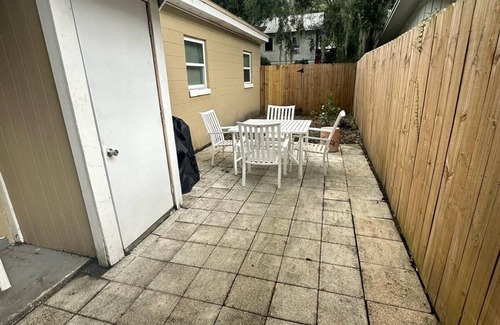 East Central Park Apartment | Cozy apartment in the Milk District of east Orlando. Unit B