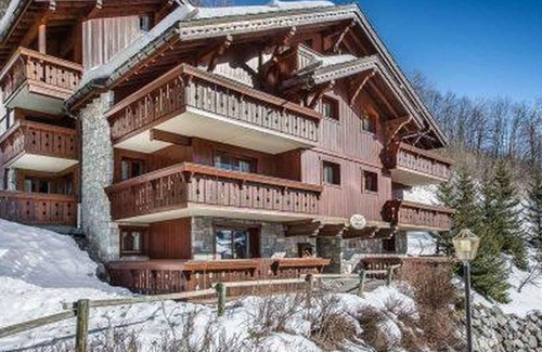 Meribel Village Apartment | Cozy apartment near slopes with pool and spa access