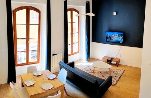 Jean-Medecin Apartment | Cozy apartment - nice hypercentre - 5 min from the sea - 3 bedrooms - 7 sleeps