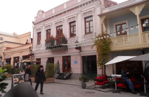 Chugureti Apartment | Cozy Apartment with King Bed in Tbilisi Historic Centre, Best Location