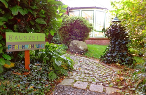 Horne House | Cozy apartment with a winter garden, fireplace and grill terrace .