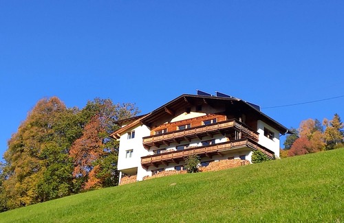 Stummerberg Apartment | Cozy apartment with a fantastic view of the Zillertal mountains