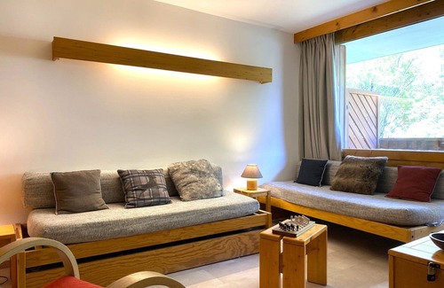 Val-d'Isere Apartment | Cozy Apartment with Mountain View, Balcony, and Covered Parking in Val d'Isère