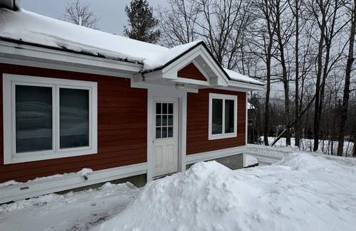 West Dover Apartment | Cozy apt 1 mile from Mt. Snow. New remodel, monthly rental - utilities included!