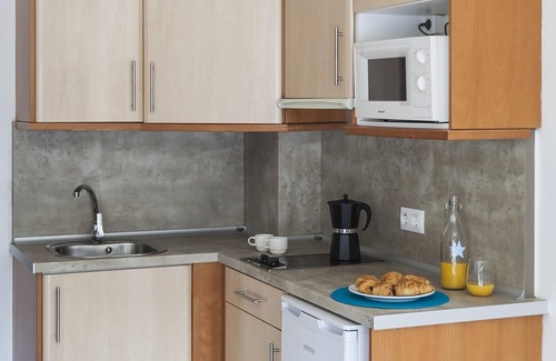 Platja d'Aro Apartment | Cozy Apt 150m from the Beach, Pool, A/C, and Free WiFi