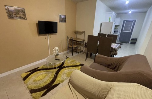 Bridgetown House | Cozy Apt centrally located, walking distance to beach, Bakeries & Supermarkets