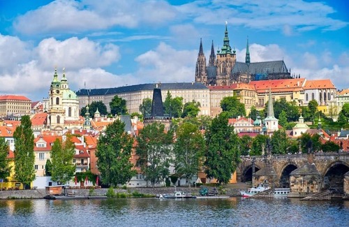 Brevnov Apartment | Cozy Apt near Prague Castle