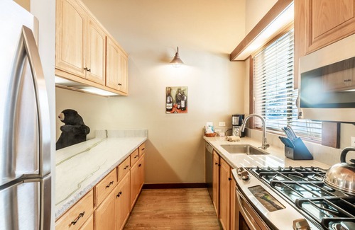 Truckee Condo | Cozy Aspen Grove 2 bed 2 bath by RedAwning