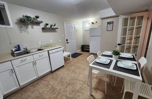 London Apartment | Cozy Basement Suite – Private 1-Bedroom with Full Kitchen