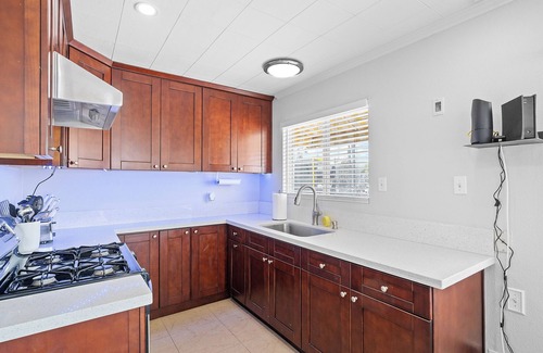 Seal Beach Bed & Breakfast | Cozy Beach Home Steps to Sand