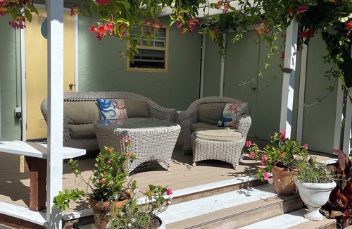 Eastside Santa Cruz House | COZY BEACH HOUSE near YACHT HARBOR