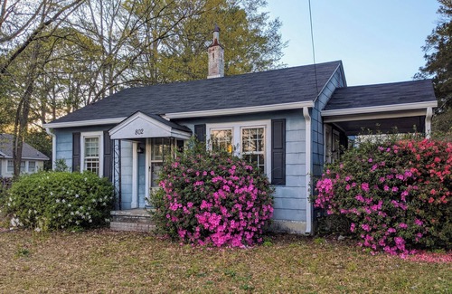 Hartsville Cottage | Cozy Blue Cottage 2BR/1BA