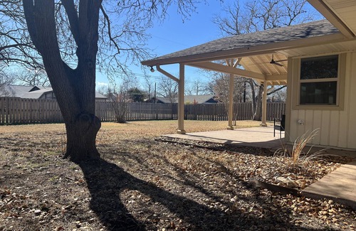 Boerne House | Cozy Boerne home just blocks from the Old No 9 trails and Main Plaza.